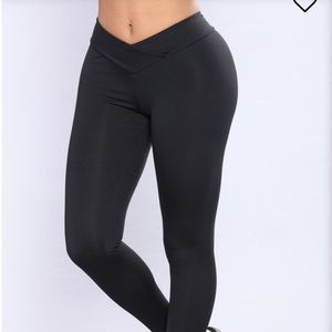 Booty lifting athletic leggings